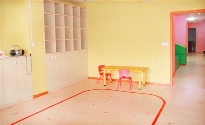 塑膠地板成為當(dāng)今的主流產(chǎn)品，火爆各個行業(yè)